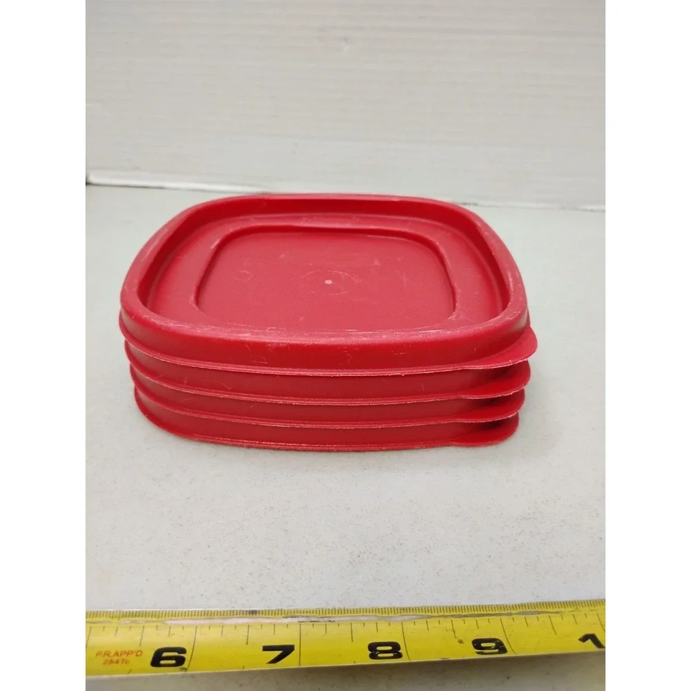 Rubbermaid Easy Find Lid 7J64 Red Square 4 Replacement Container Lids ONLY 6.5